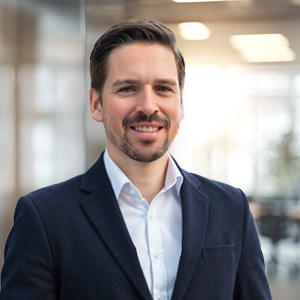 Holger Landauer, CFO ( Interim), VITAIRA